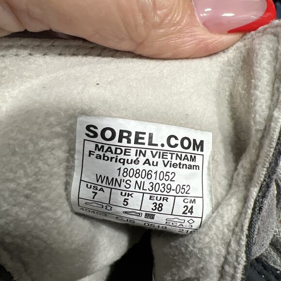 Sorel Explorer Joan Waterproof Gray Suede Lace Up Mid Bootie Womens Size 7 - Picture 12 of 12